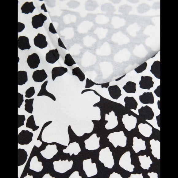 New With Tags Ted Baker London Womens Lucyz V-neck Fitted Tee Multiple Sizes - Picture 6 of 8